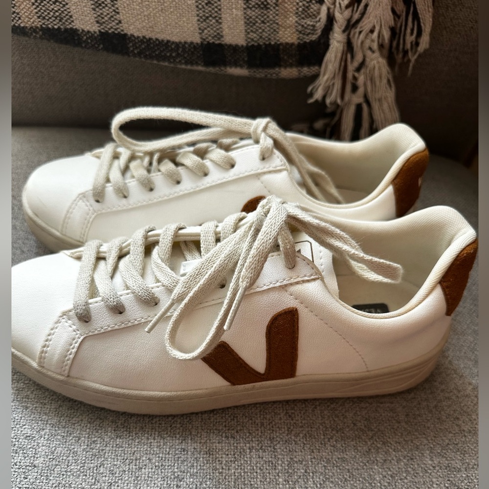 VEJA URCA WHITE CAMEL LEATHER SNEAKER